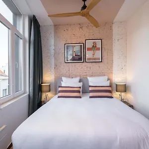 Shway - The Pink Pigeon , Anvers Belgique